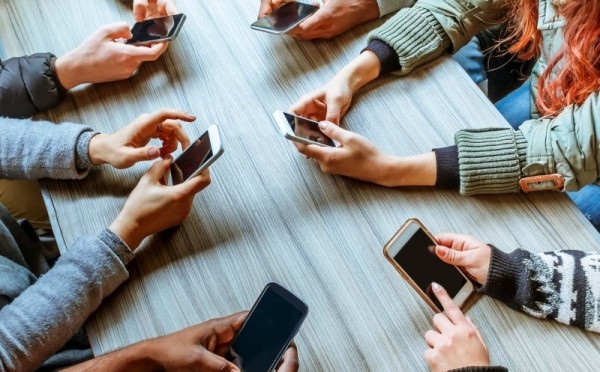 Мобильные операторы подвели итоги II квартала. Один из трех — по-прежнему в убытках