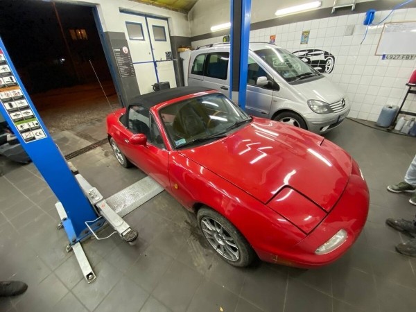 Белорусы арендовали под Варшавой бывшую автомойку и открыли СТО. Выгодно? Белорусы арендовали под Варшавой бывшую автомойку и открыли СТО. Выгодно?