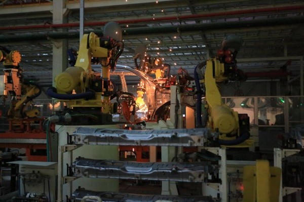 На это стоит посмотреть: вот как в Китае собирают пикапы для Беларуси На это стоит посмотреть: вот как в Китае собирают пикапы для Беларуси