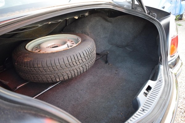 В Венгрии продают очень редкую «Волгу» из 2000-х. Сколько просят? В Венгрии продают очень редкую «Волгу» из 2000-х. Сколько просят?