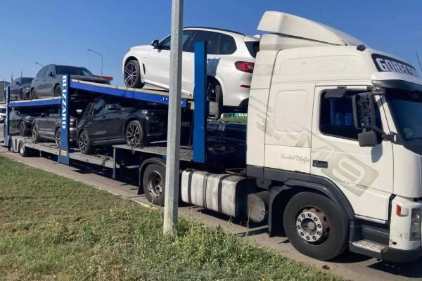 На юге России задержаны автовозы с автомобилями, ехавшие из Грузии в Беларусь На юге России задержаны автовозы с автомобилями, ехавшие из Грузии в Беларусь