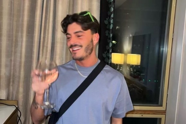 Мужчину уволили после того, как босс распечатал его историю поисков. Вот что он гуглил Мужчину уволили после того, как босс распечатал его историю поисков. Вот что он гуглил